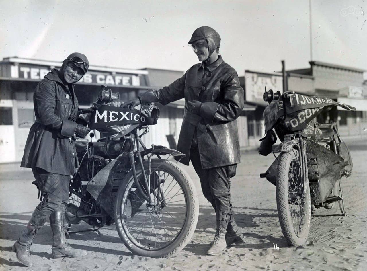 خواهران وان بورن (Van Buren) اولین زنان موتورسیکلت سوار